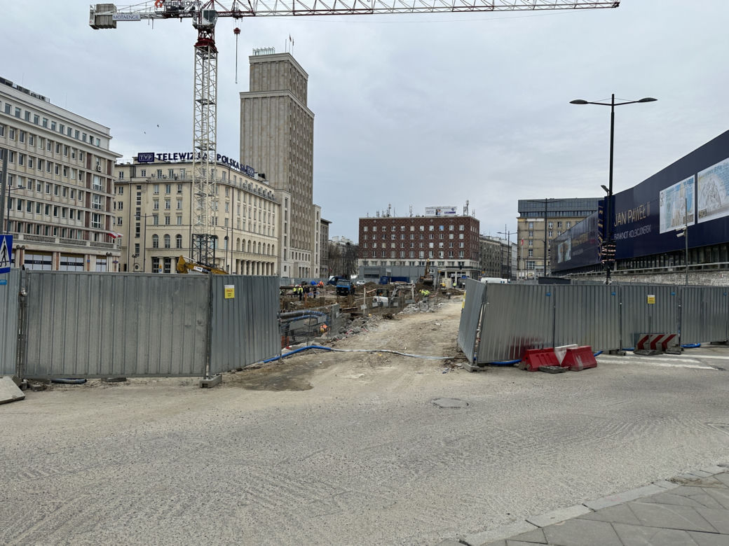 Szokujące odkrycie w centrum Warszawy. Pracownicy wykopali kości