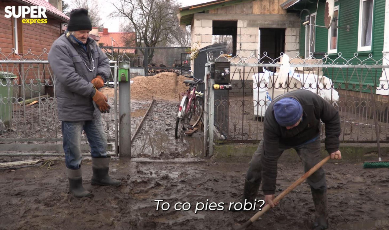 Rolnicy. Podlasie. Gienek z Plutycz chciał dobrze, ale wyszło tragicznie. Co na to turystki w białych kozaczkach?