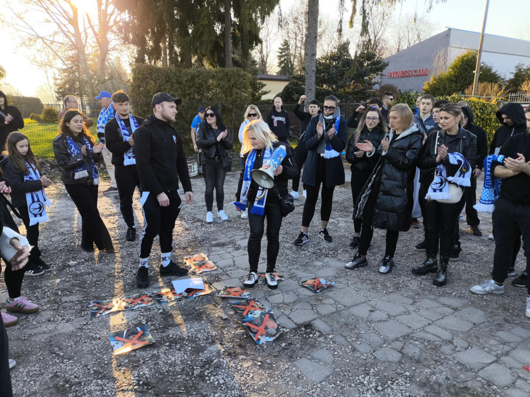 Smutny dzień dla tarnowskiego żużla. Kibice żegnają Unię Tarnów