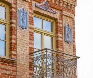 Budynek przy Mazowieckiej 35 przeszedł metamorfozę. Tak wygląda teraz [ZDJĘCIA]