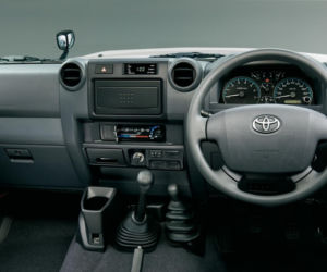 Toyota Land Cruiser J7 