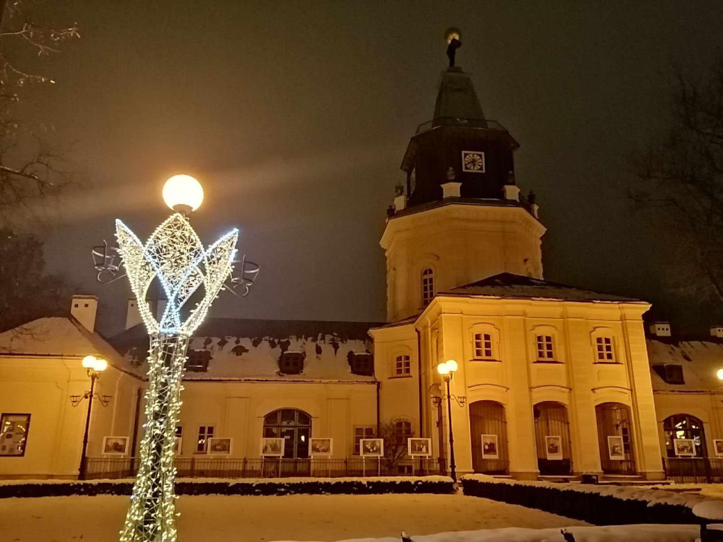 W siedleckim parku miejskim można spotkać m.in. podświetloną postać Księżnej Aleksandry Ogińskiej