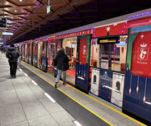 Świąteczne metro w Warszawie 2025