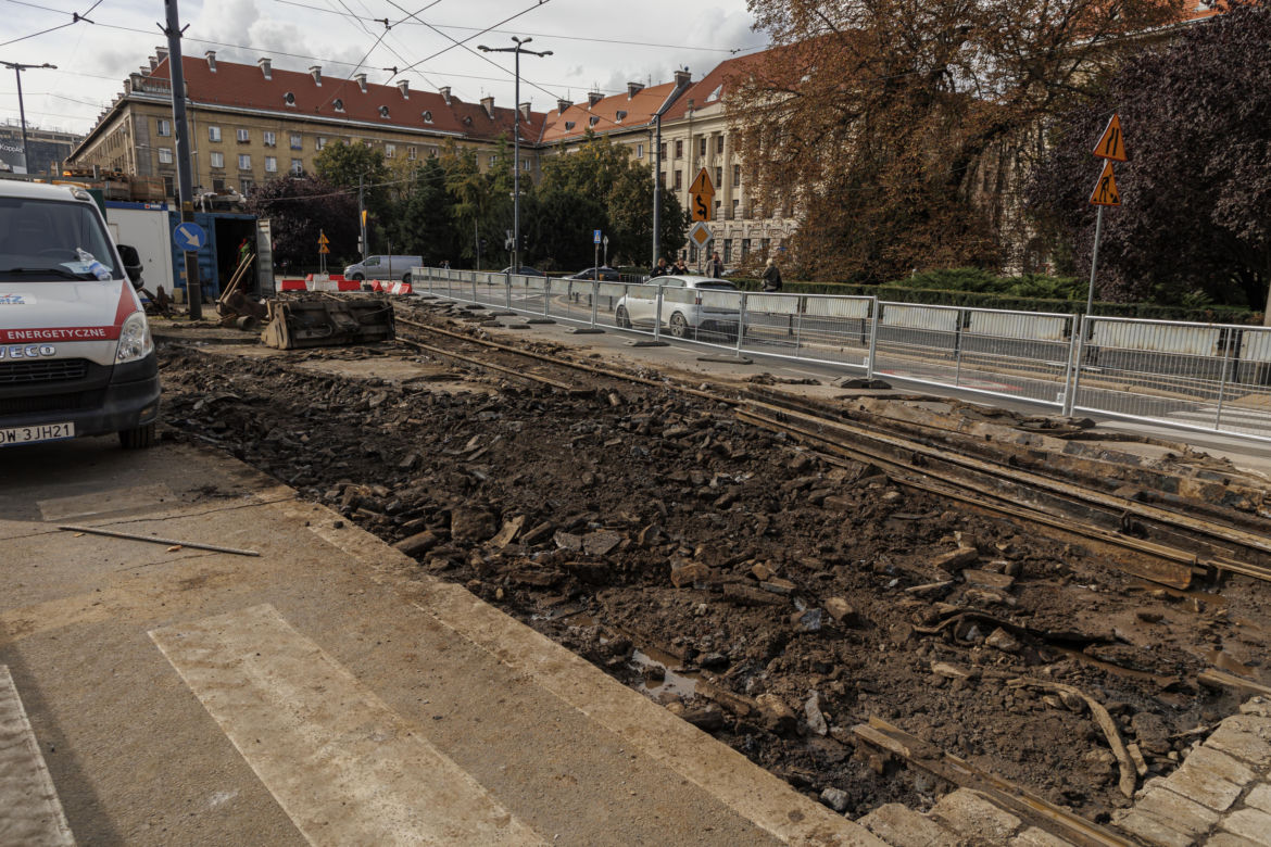 Duże utrudnienia dla kierowców, pasażerów MPK, rowerzystów i pieszych  
