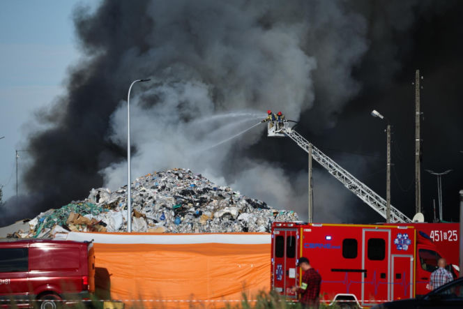 Pożar składowiska w Chorzowie opanowany