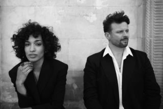 Wiraszko i Natalia Muianga w duecie! Posłuchaj intymnego utworu Najprościej