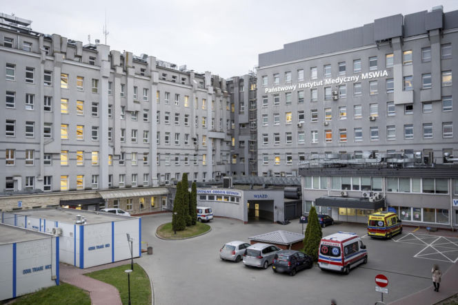 Andrzej Poczobut już w Warszawie. Jest w szpitalu MSWiA na badaniach lekarskich