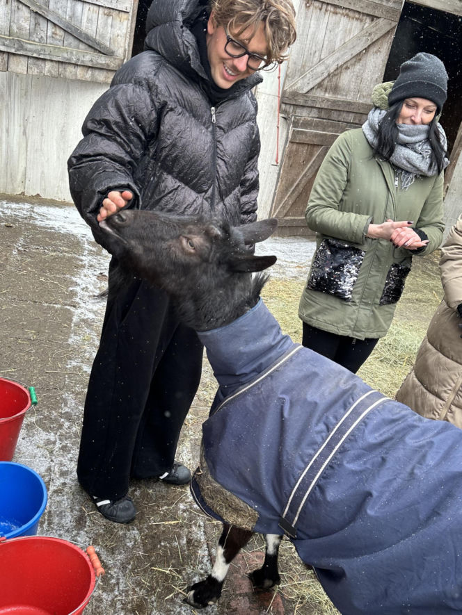 Joanna Krupa odwiedza schronisko dla zwierząt