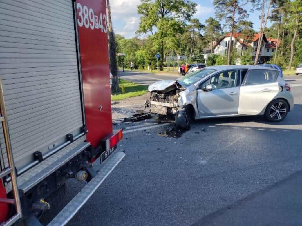 Fatalny wypadek pod Lesznem! Trzy osoby ranne. Śmigłowiec zabrał 42-latka [ZDJĘCIA]