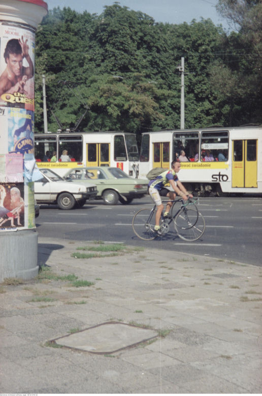 Warszawa z lat 90. Nie uwierzysz, że tak wyglądała stolica 25 lat temu	