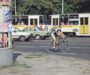Warszawa z lat 90. Nie uwierzysz, że tak wyglądała stolica 25 lat temu	