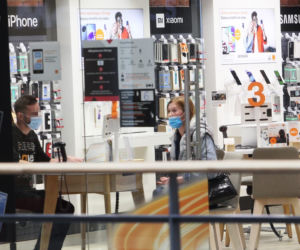 Policja zabrała telefon10 lat temu. Dziś musi zapłacić ogromny dług
