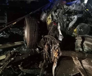 Dramatyczny wypadek na autostradzie A1. Doszło do zderzenia dwóch ciężarówek. Droga jest całkowicie zablokowana. Utrudnienia mogą potrwać kilka godzin