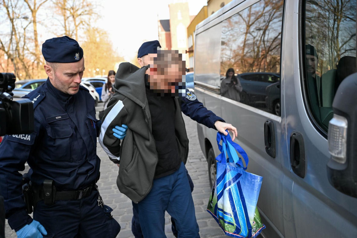 Koszmarny wypadek podczas powrotu z urodzin w Dębnicy Kaszubskiej. Są zarzuty dla dwóch mężczyzn