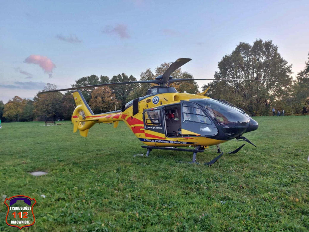 Tragedia w Tychach. 51-letnia kobieta runęła z okna na 9. piętrze bloku. Nie żyje