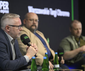 Warszawskie Targi Obronne. Scena Biała. Fake newsy. Czy można z nimi wygrać