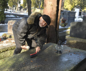 Mariusz Czajka: Postawił grób mamie