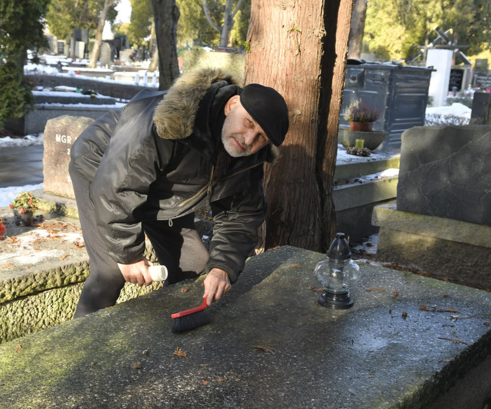 Mariusz Czajka: Postawił grób mamie