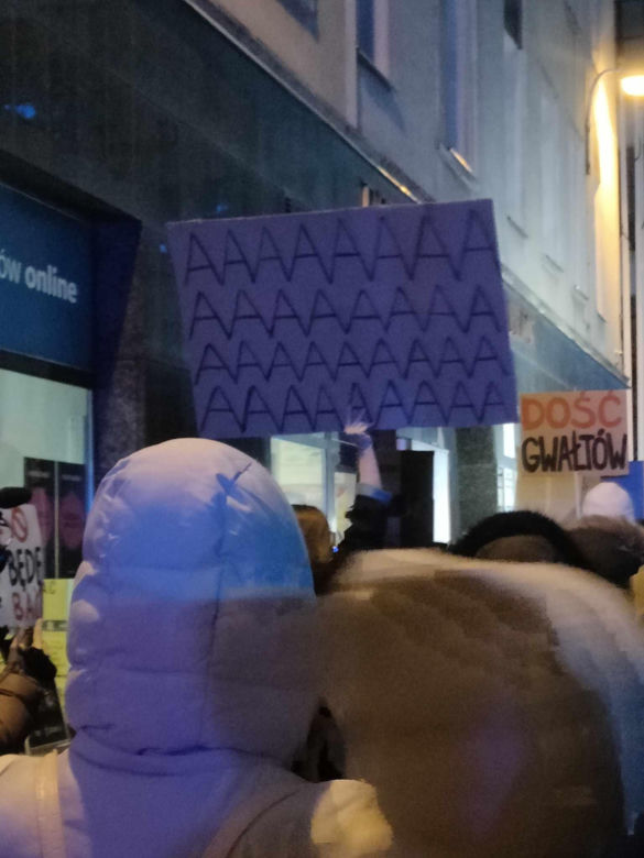 Marsz przeciwko przemocy po brutalnym ataku na 25-letnią Lizę