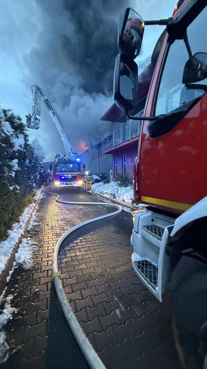 Pożar hali magazynowej w Skawinie