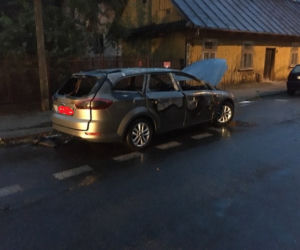Pożar samochodu na ul. Głowackiego w Tarnowie
