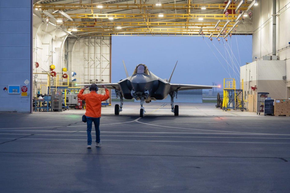 Polskie F-35 w powietrzu. Rajd "Powitanie z Polską" nad największymi miastami