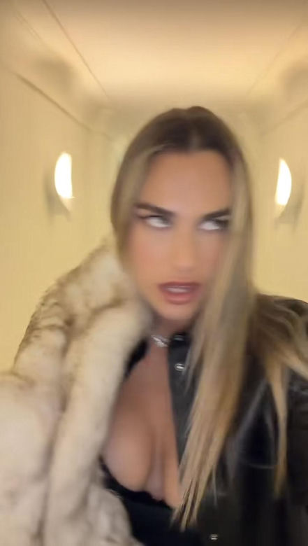 Aryna Sabalenka z głębokim dekoltem