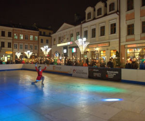 Otwarcie lodowiska na Rynku w Rzeszowie [ICE SHOW]