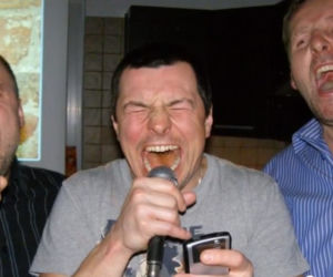 Marek Migalski lansuje się w samym podkoszulku
