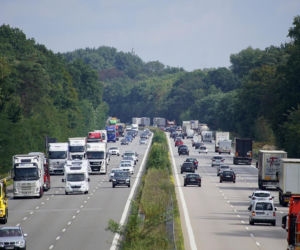 Poważny paraliż na A4! Olej na jezdni, gigantyczny korek