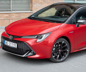 Toyota Corolla TS Kombi GR Sport 2.0 Hybrid 180 KM e-CVT 