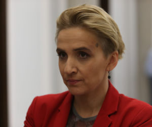 Odejmę sobie od ust by nakarmić Fafika