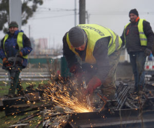 Remont torowiska na ul. Perłowej w Bydgoszczy. Prace nabierają tempa!