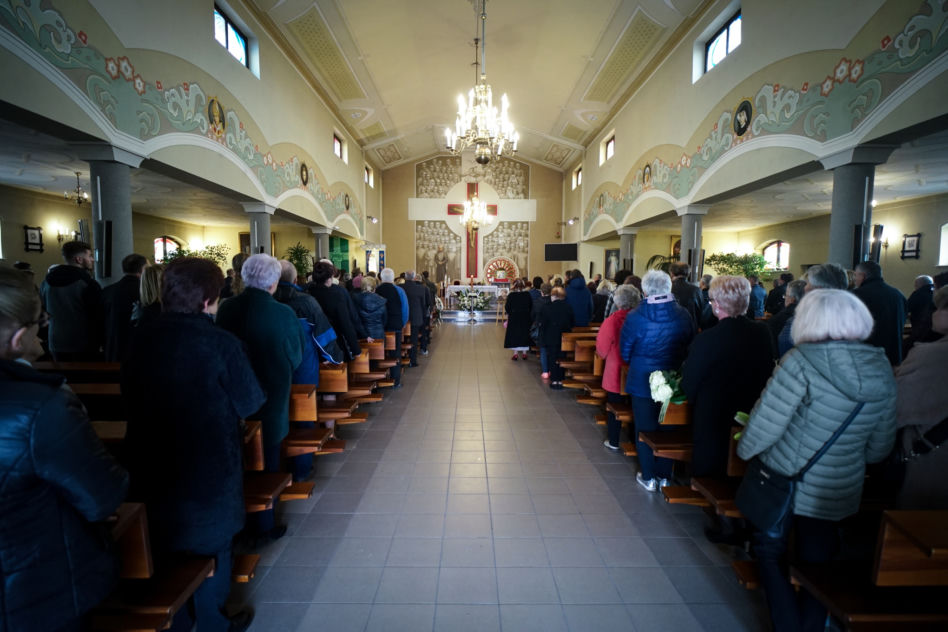 Wzruszający pogrzeb Ilony Kuśmierskiej. Ostatnie pożegnanie Jadźki z "Samych Swoich"