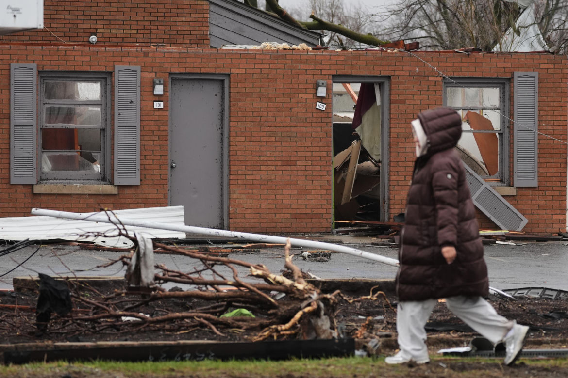 Tornada i nawałnice uderzyły w Illinois i Indianę