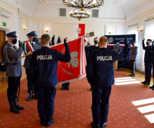 Nowi policjanci w Białymstoku. Ślubowanie złożyło dwunastu funkcjonariuszy [ZDJĘCIA]
