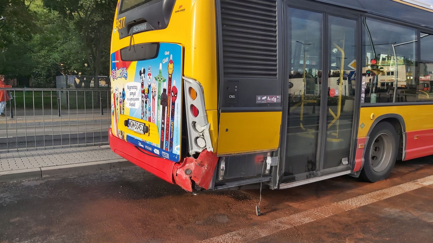 Wypadek na Targówku, dwie osoby zostały ranne