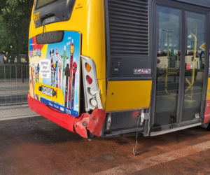 Wypadek na Targówku, dwie osoby zostały ranne