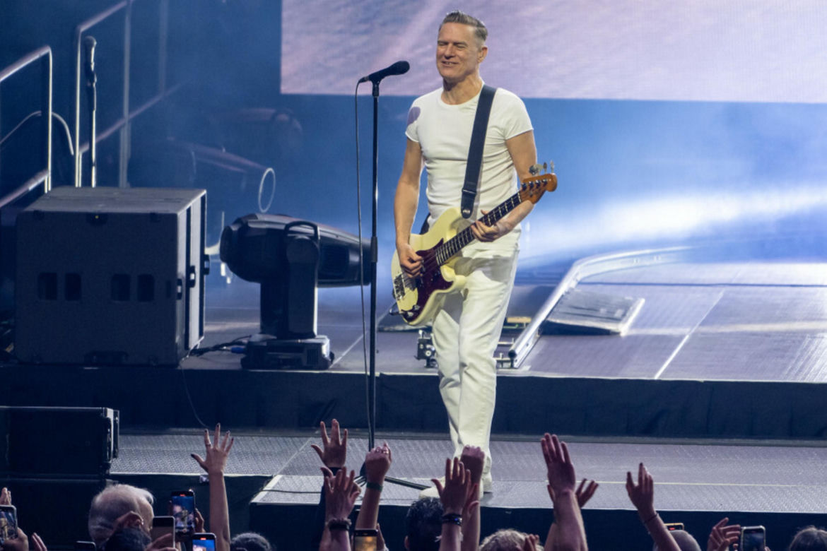 Bryan Adams specjalną gwiazda "Sylwestra z dwójką"