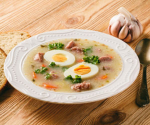 Barszcz biały czy żurek? To przysmak wielkanocny, który Polacy mylą. Czym się różnią?