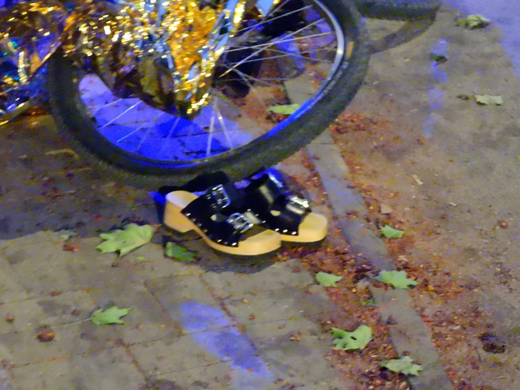 Zderzenie rowerzystów na Saskiej Kępie. 48-latka w ciężkim stanie
