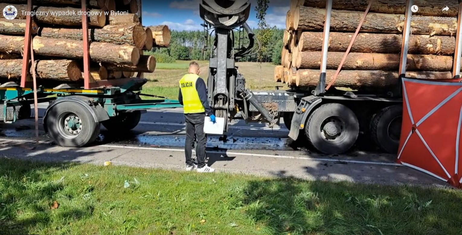 Przerażający wypadek pod Starogardem Gdańskim. Dwóch 30-latków zginęło w zmasakrowanym mercedesie [ZDJĘCIA].