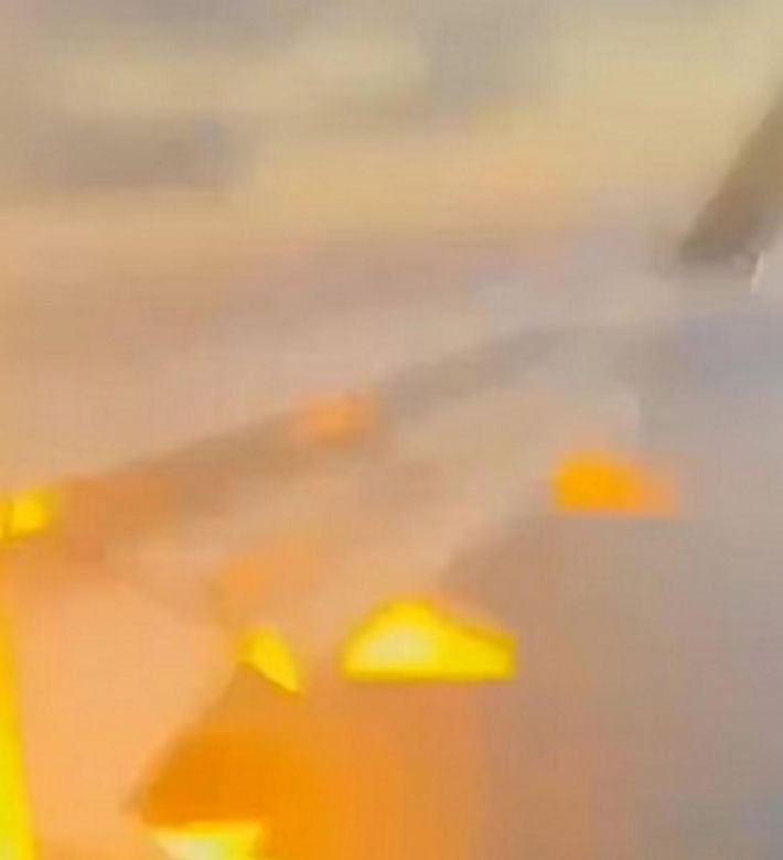Boeing z 273 pasażerami płonął w powietrzu! "Żegnali się z bliskimi"