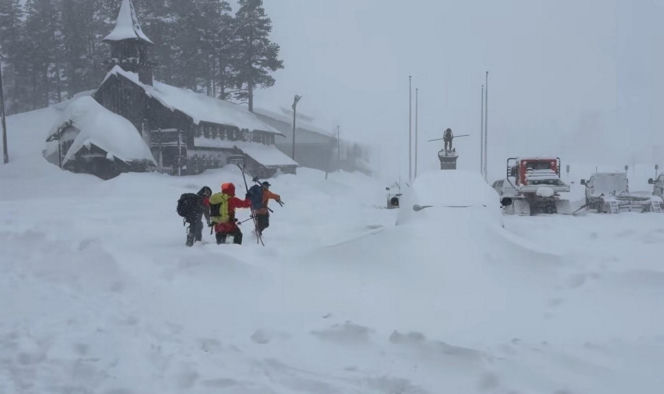 Wielka lawina porwała ludzi! Dziesięciu zaginionych narciarzy