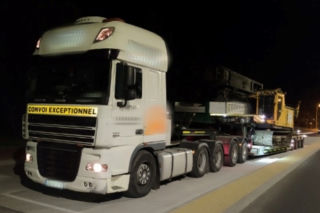 Transport palownicy ważył prawie 100 ton. Zezwolenie było tylko na 60 ton
