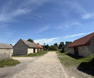 Zespół zabytkowych stodół w Żarkach