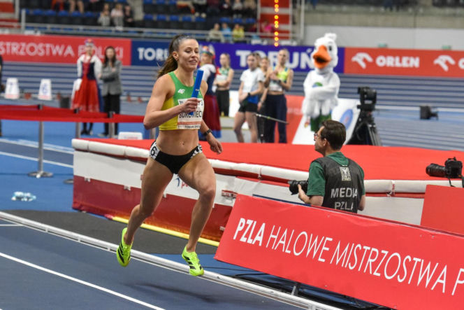 Halowe mistrzostwa Polski w Kujawsko-Pomorskiej Arenie Toruń. Zdjęcia kibiców i zawodników