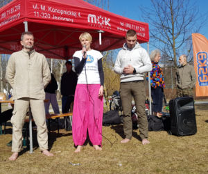 Inny Wymiar Morsowania. Tym razem boso w parku [ZDJĘCIA]