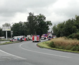 Chełm Śląski: Poważny wypadek na DW934. Rannych zostało pięć osób, w tym jedno dziecko [ZDJĘCIA]