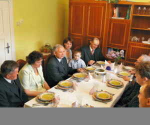 Jarosław Kaczyński zjadł domowy obiad